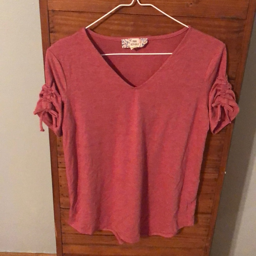 Cute pink top!